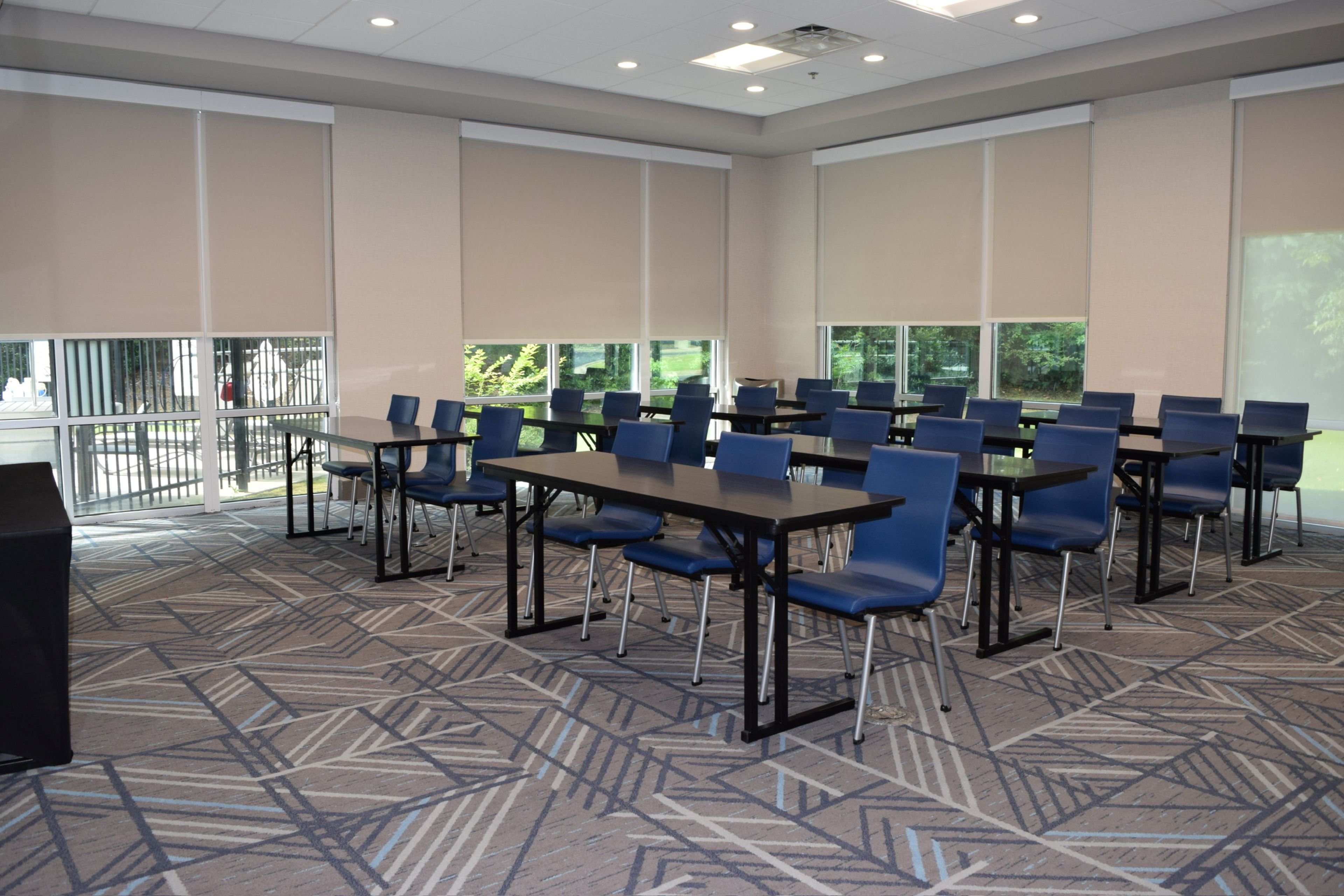 HOLIDAY INN EXPRESS & SUITES ATLANTA N - WOODSTOCK 42/51