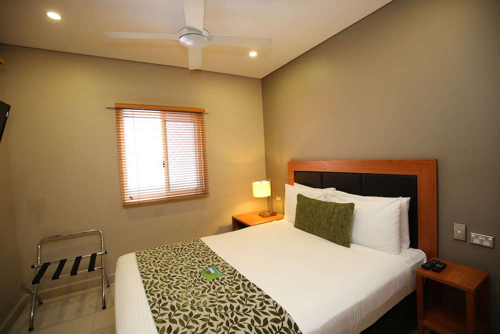 Ela Beach Hotel And Apartments 21/32