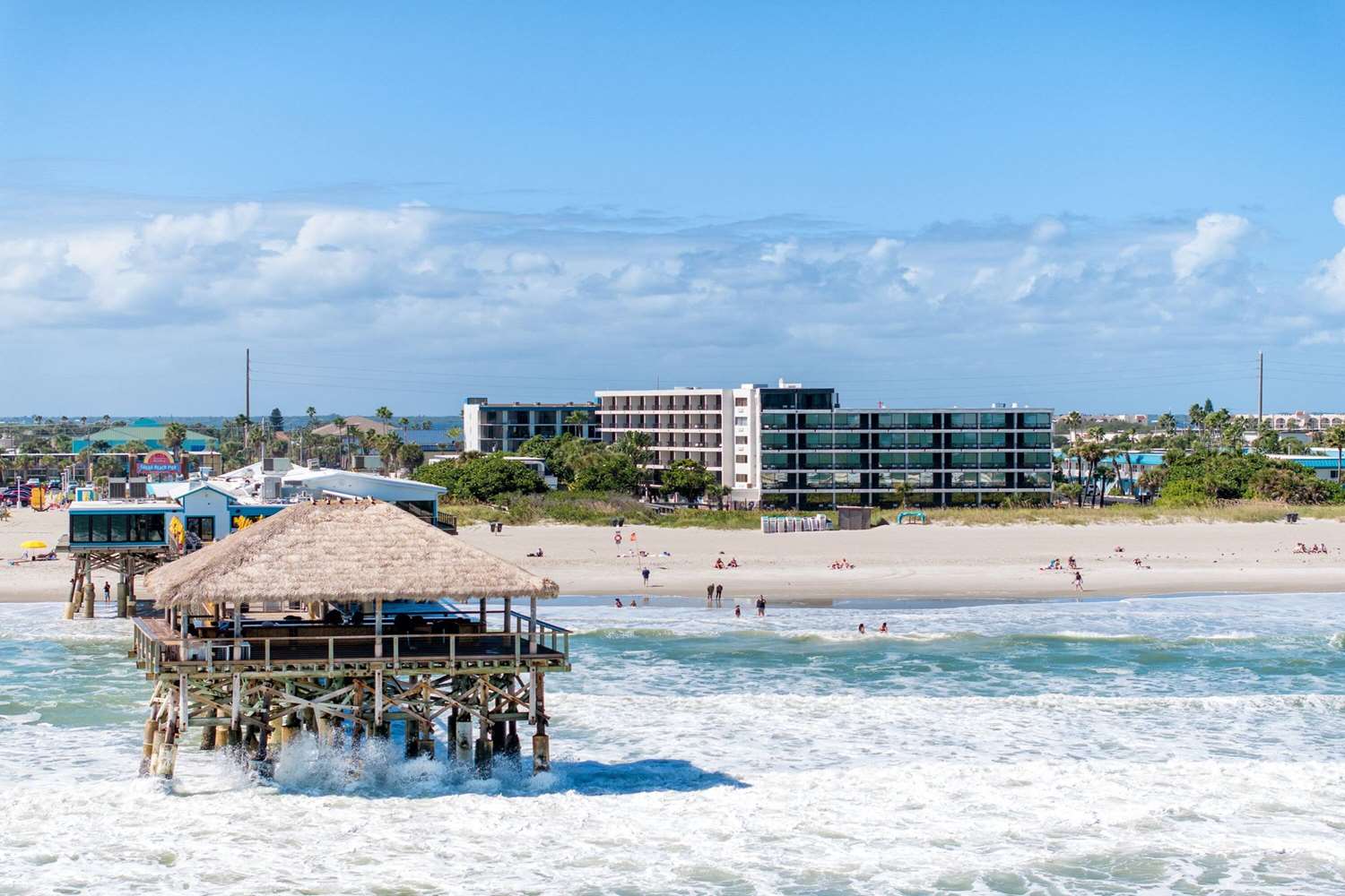 La Quinta Inn & Suites by Wyndham Cocoa Beach Oceanfront 45/54