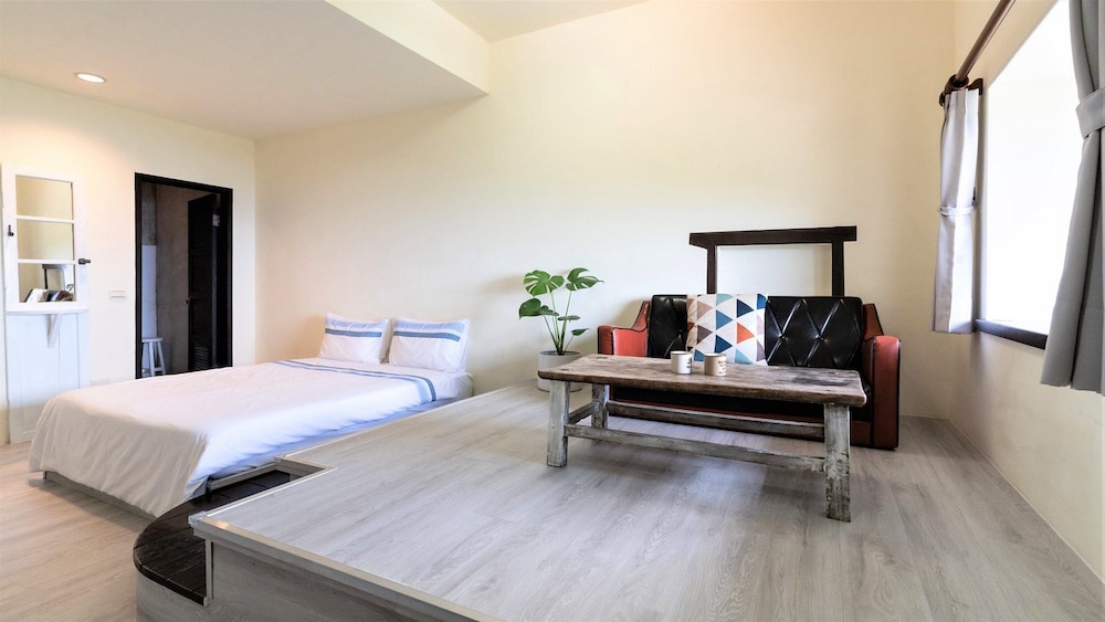 Sunnyroom 18/77