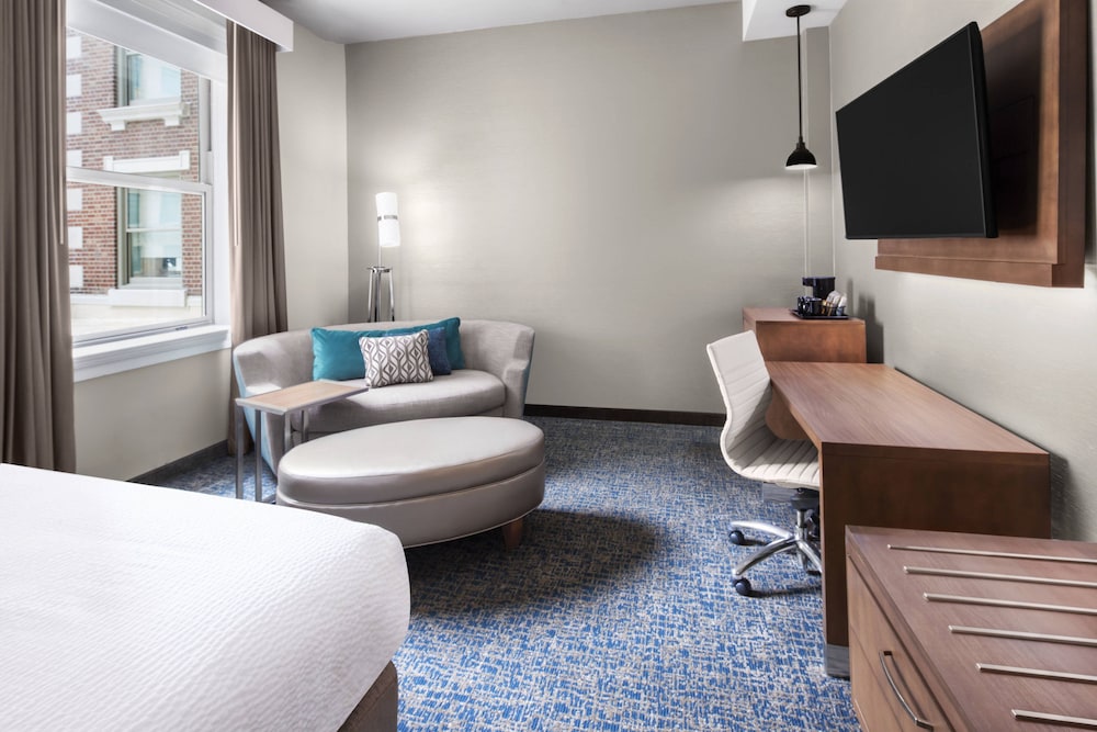 Courtyard By Marriott Cape Girardeau Downtown 33/42