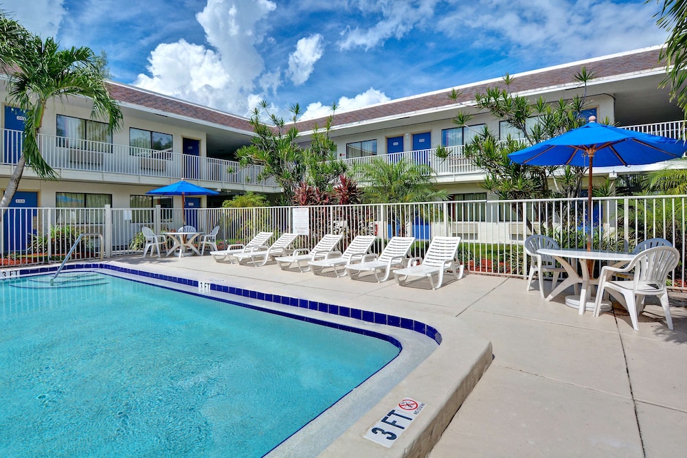 Motel6 Dania Beach, FL 39/59