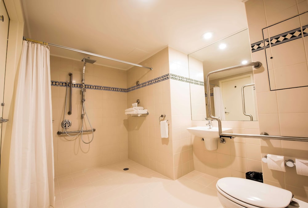 RYDGES WORLD SQUARE 17/66