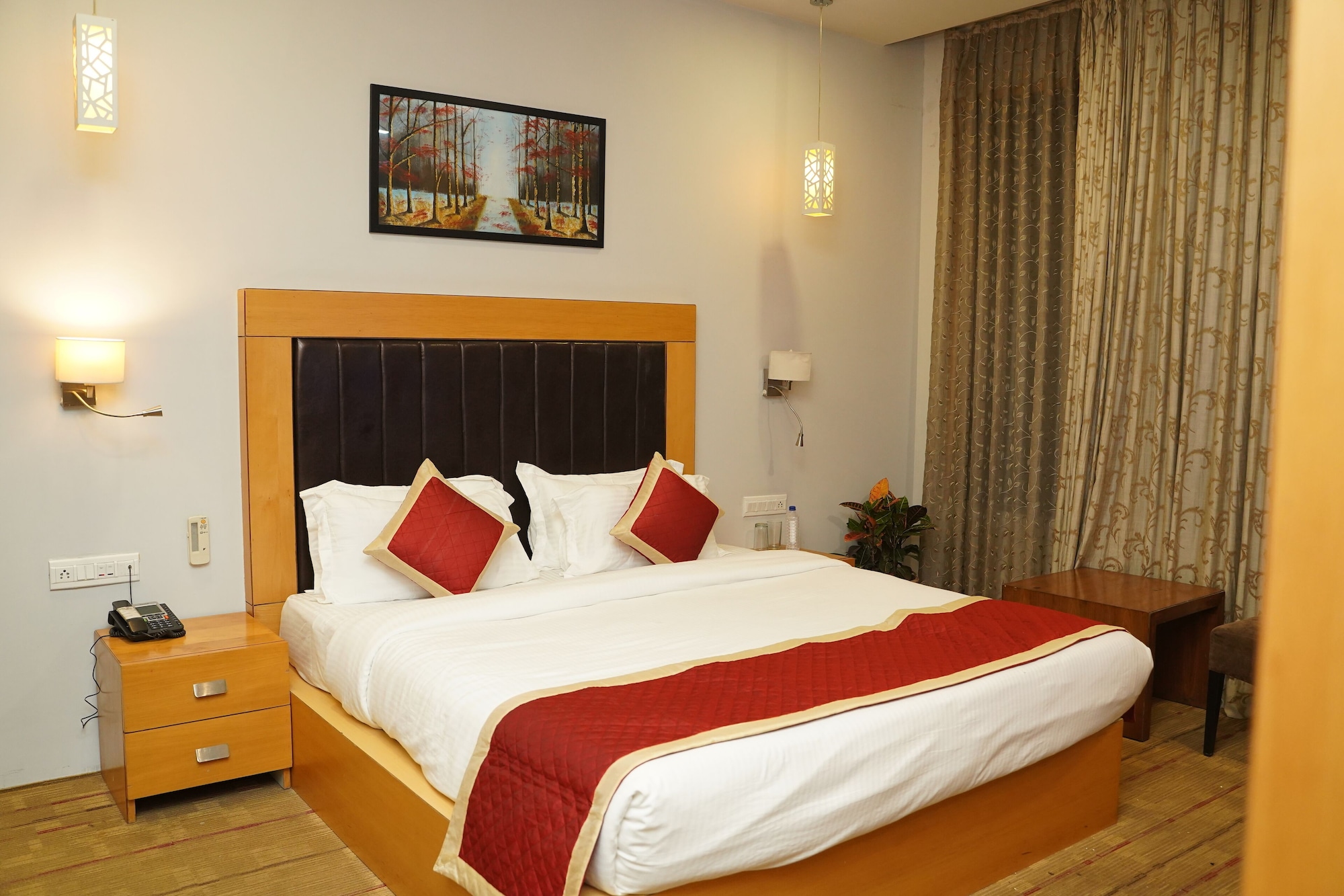 SUITE, VALLEY VIEW