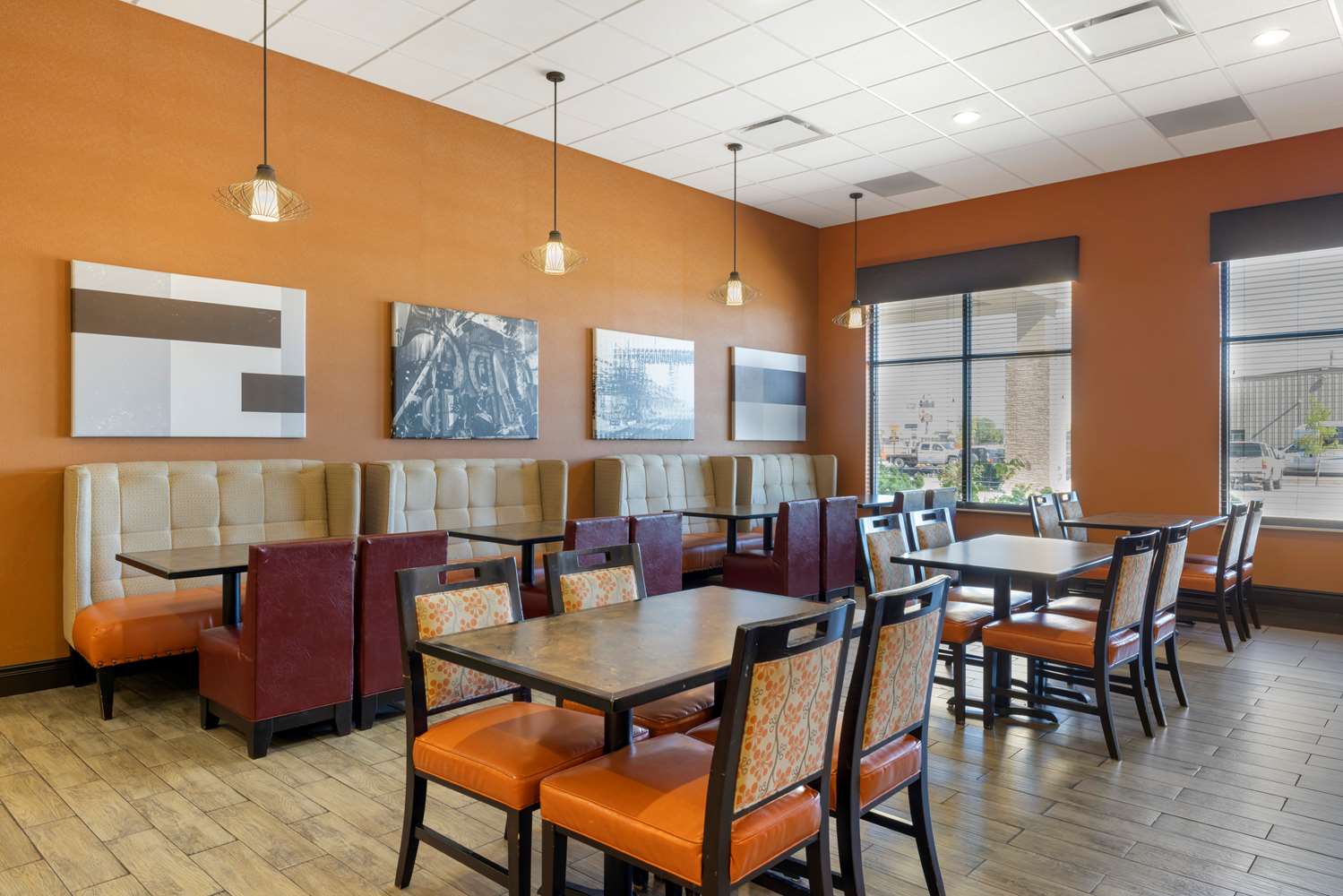 Best Western Plus North Platte Inn Suites 13/18