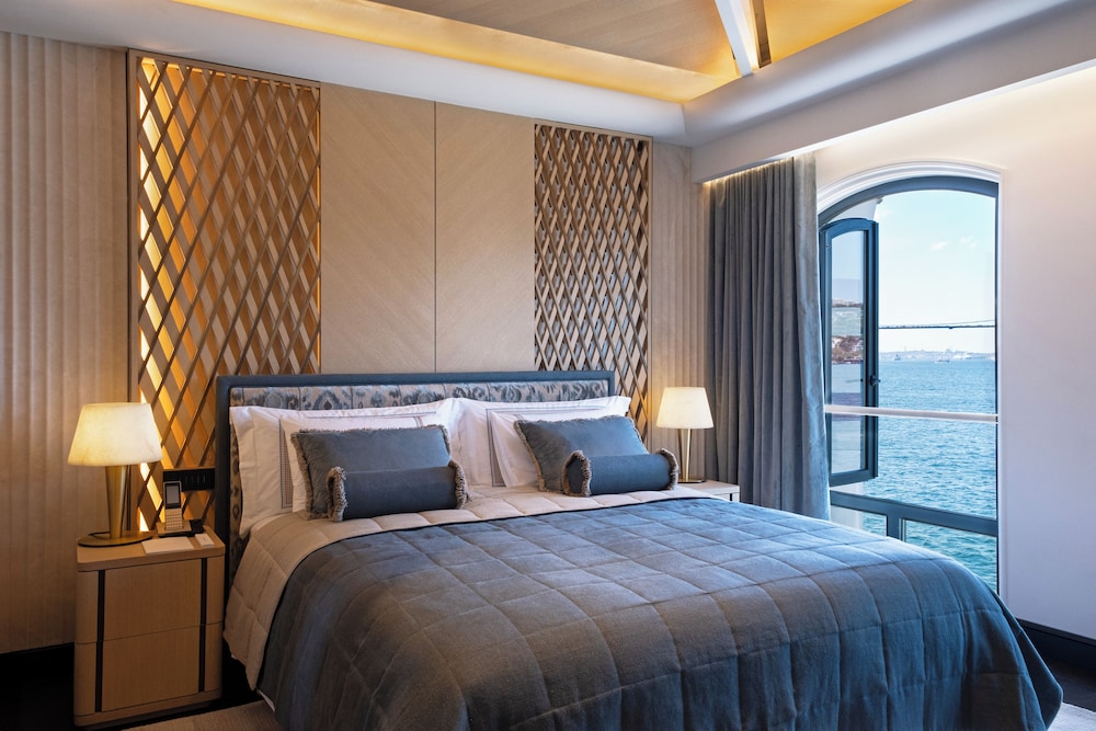 BOSPHORUS, SUITE