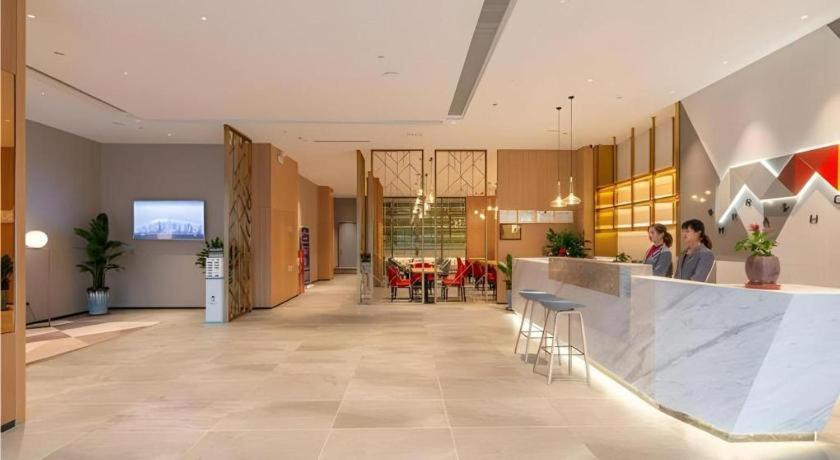 Borrman Hotel (Jining Rencheng District Government Zhongde Plaza) 12/42