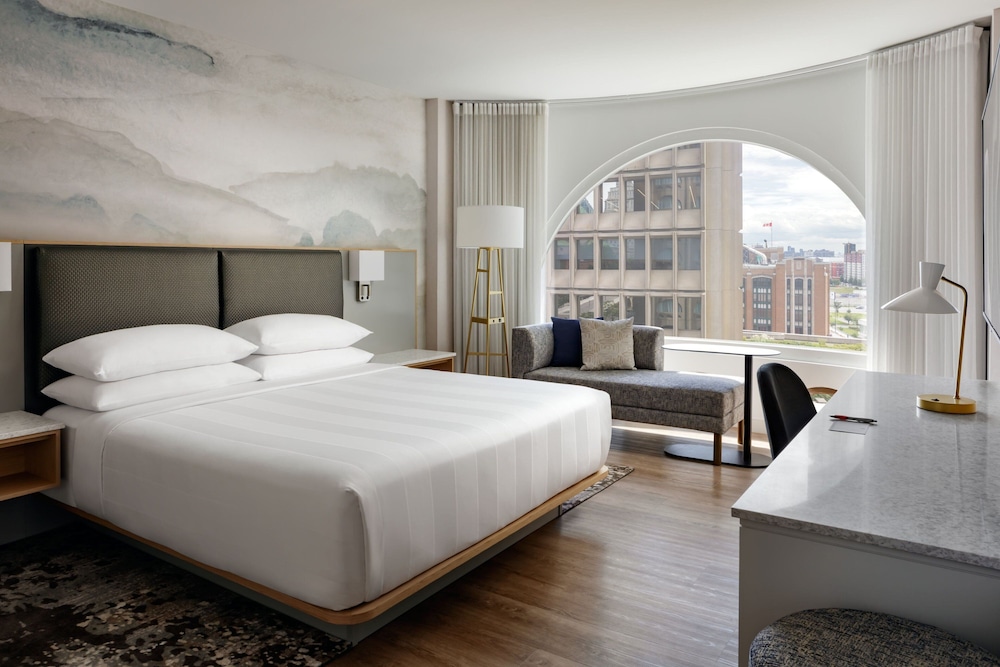 Room at Marriott Chateau Champlain, MONTREAL