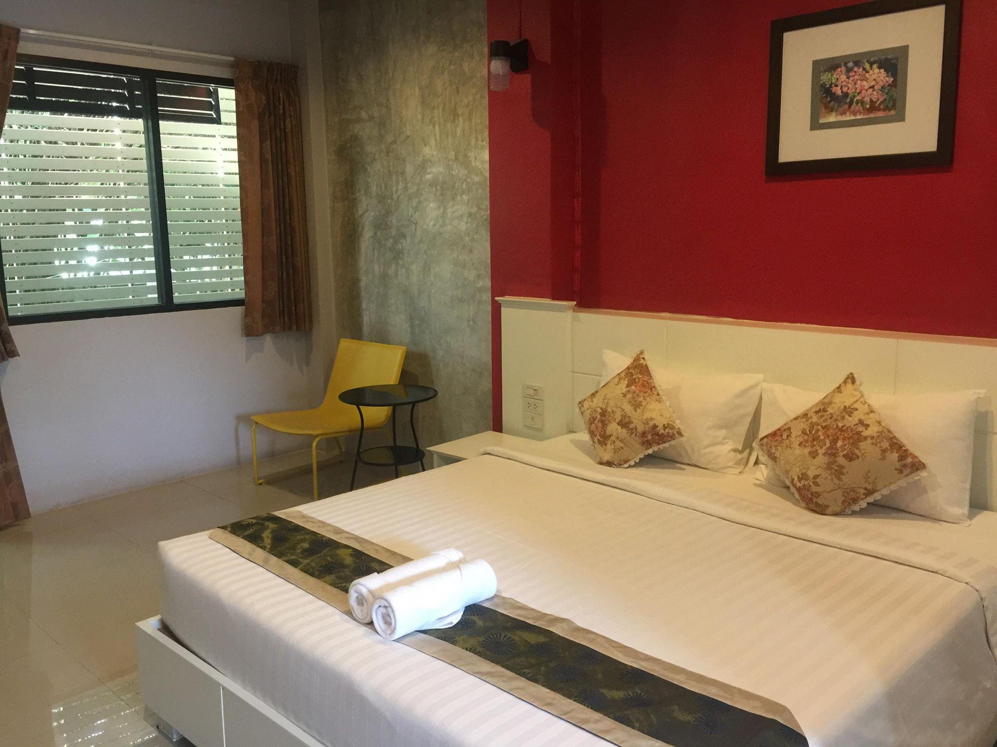DELUXE, TWIN BEDS