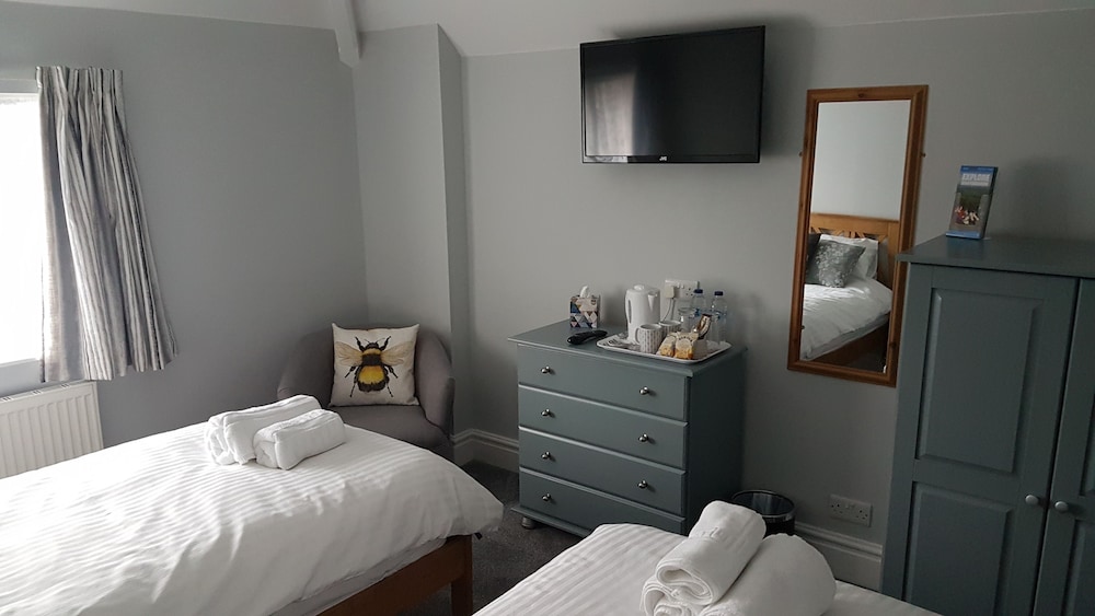 The Beehive Guest House 8/25