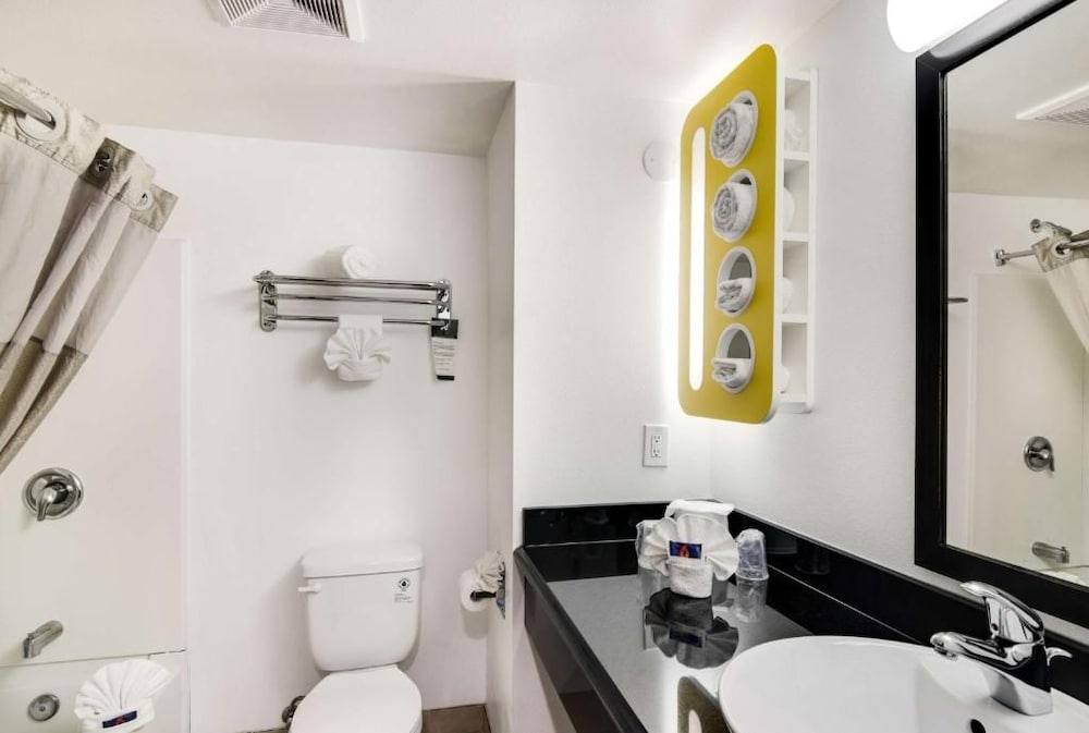 Motel6 Carson, CA 57/59