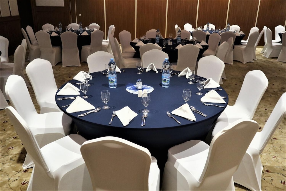 Golden Tulip Headington Ruwi Hotel 71/80