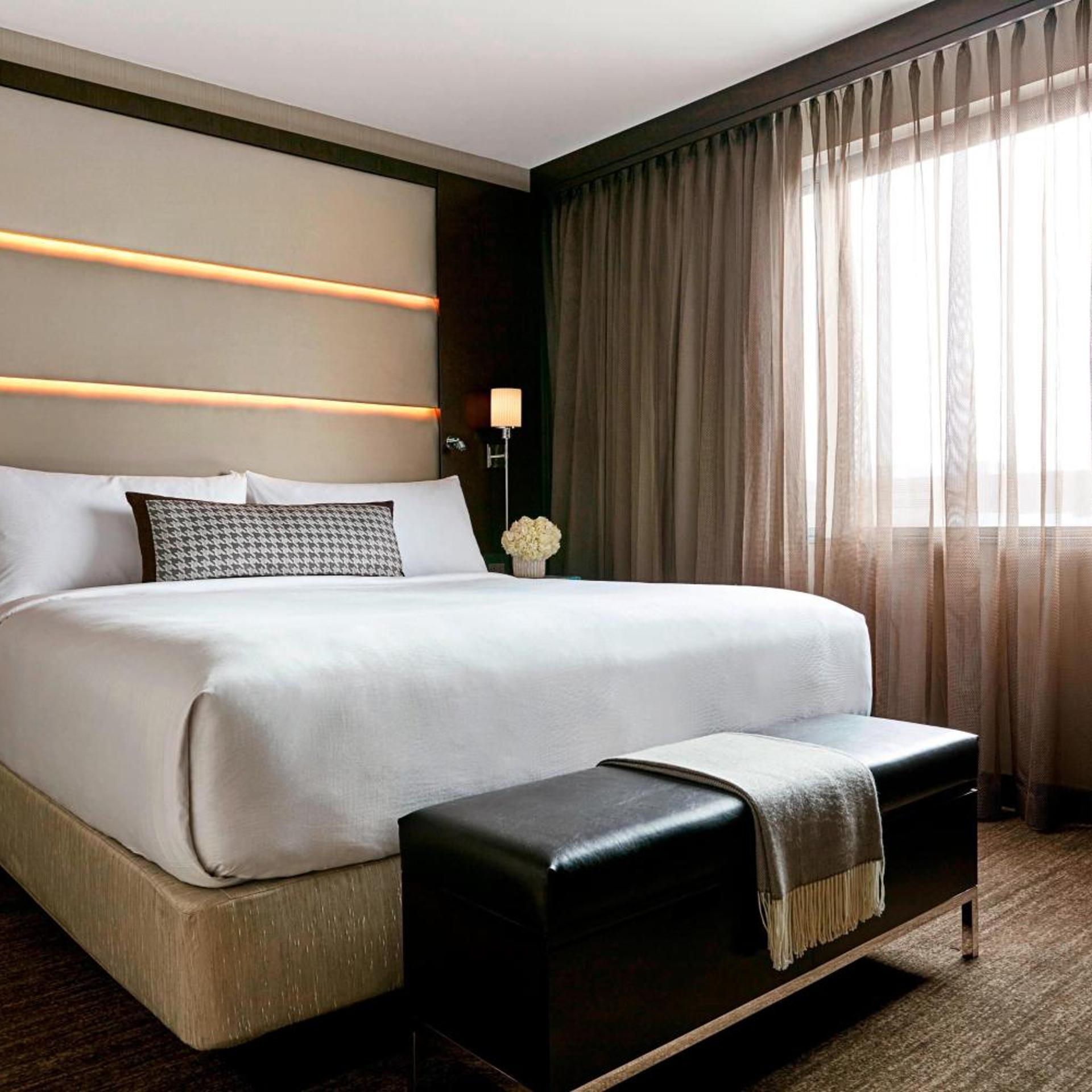 Deluxe, King Bed