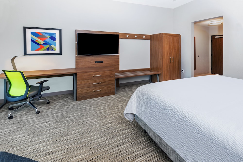 Holiday Inn Express & Suites Houston - N Downtown 47/48