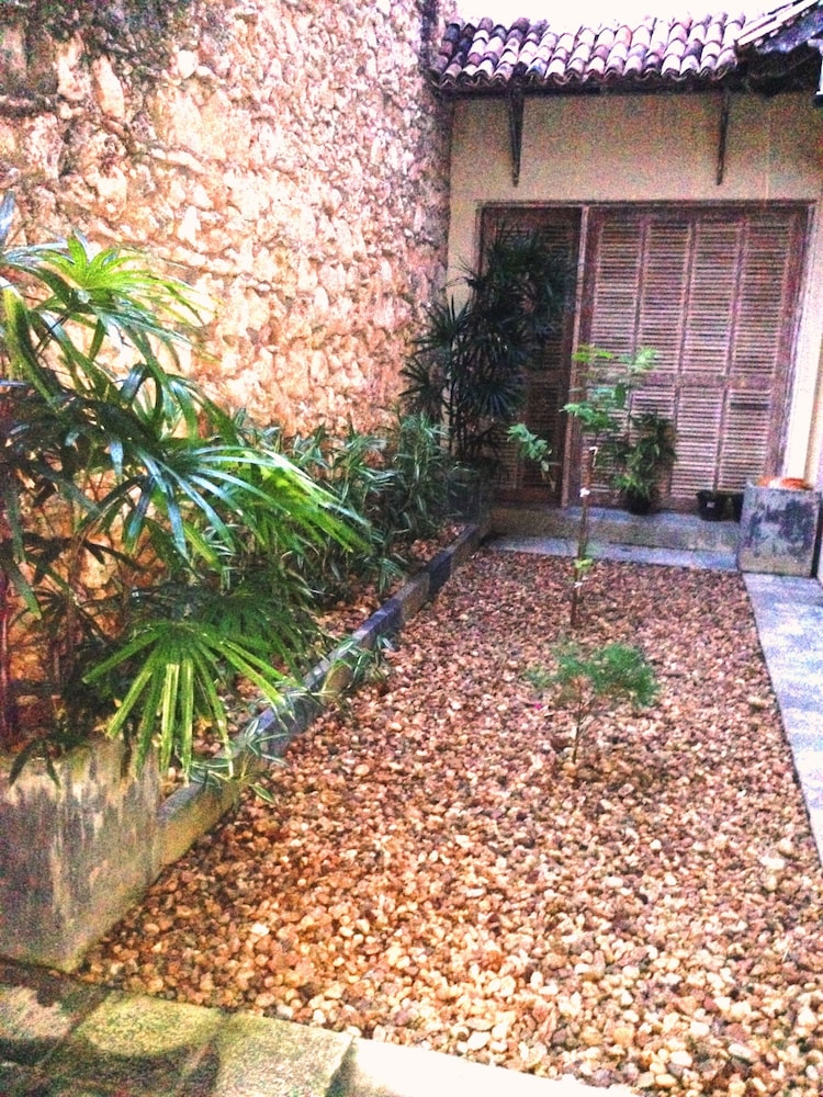 Khalids Guest House Galle 32/40