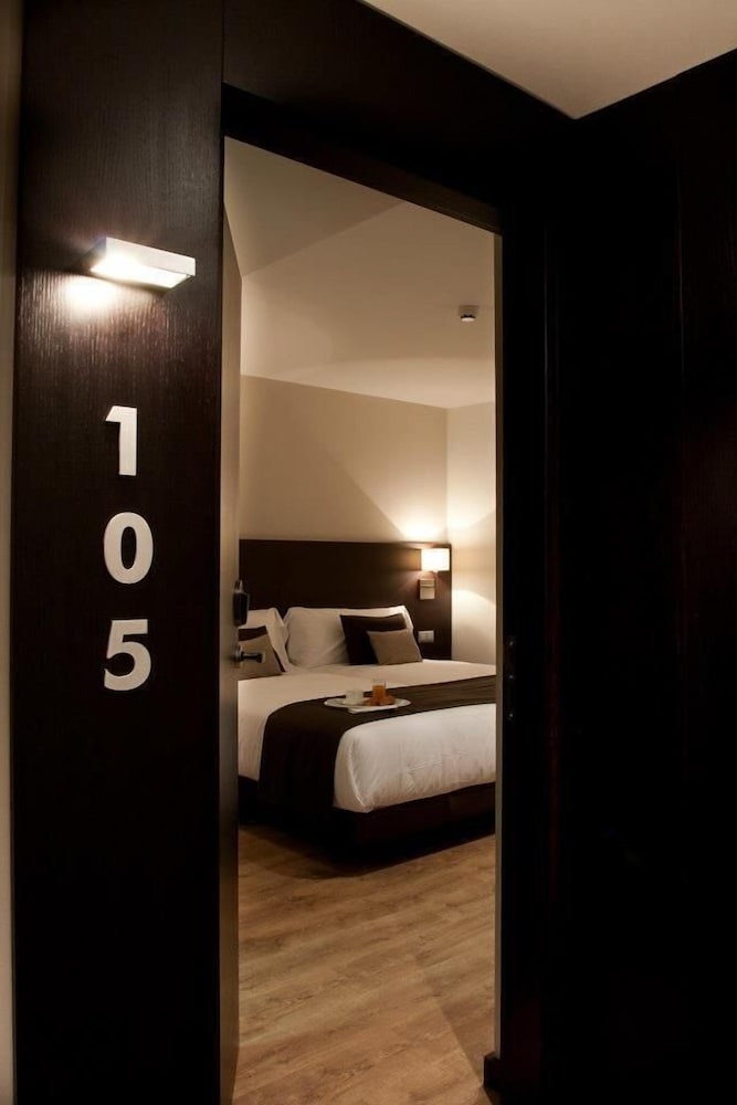 HOTEL PALOMA 10/37
