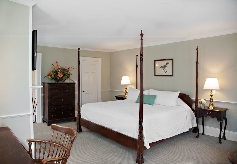 Concord S Colonial Inn 7/30