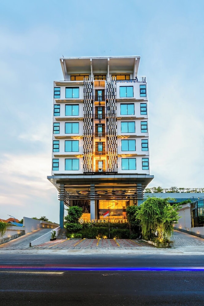 Eastern Hotel Bojonegoro 5/50