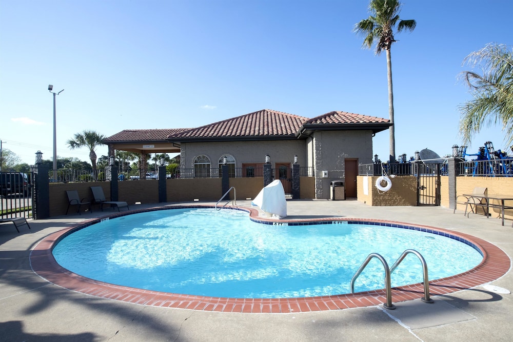 Best Western Executive Inn El Campo 5/32