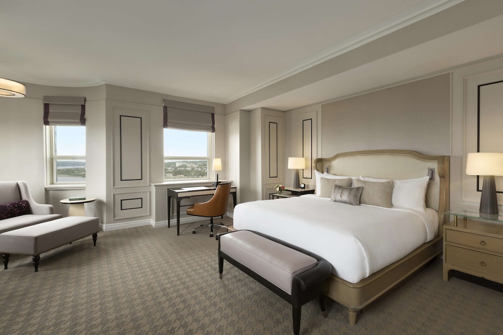 Signature, Fairmont Gold, 2 Double Beds