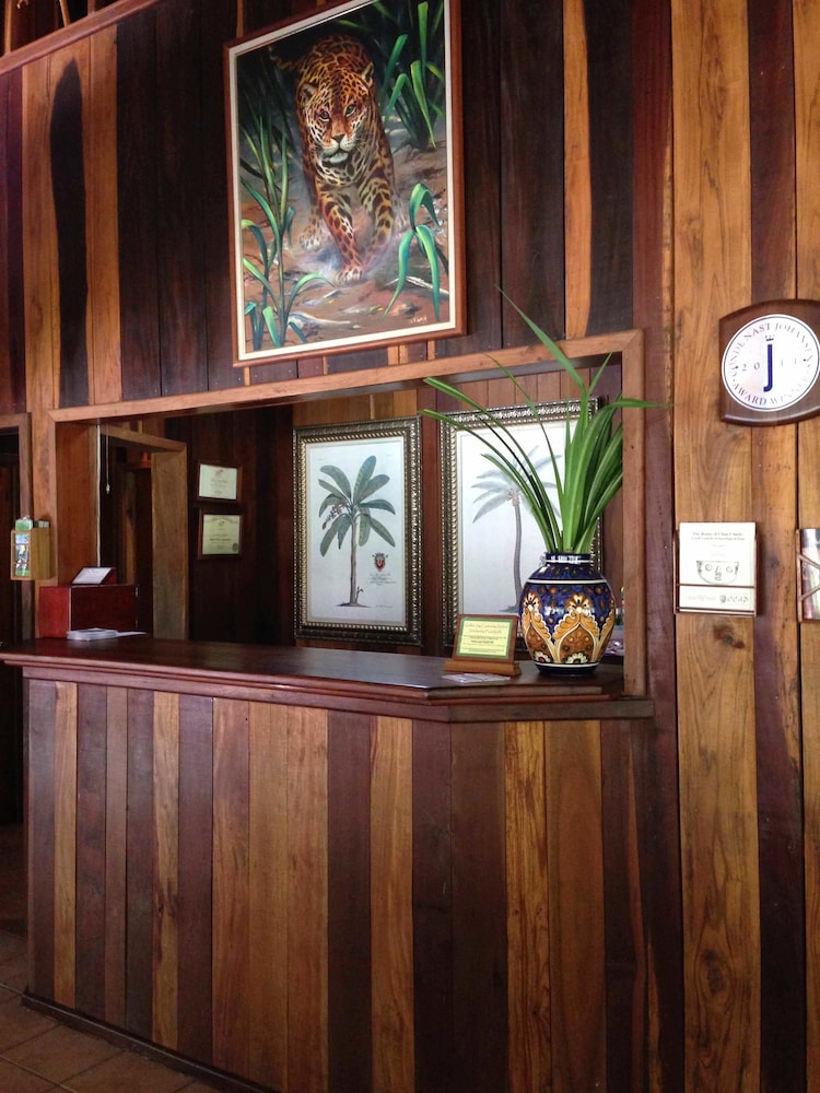 Chan Chich Lodge 10/58