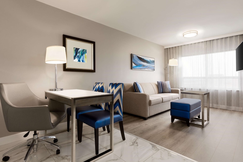 Embassy Suites By Hilton Toronto Airport 37/55