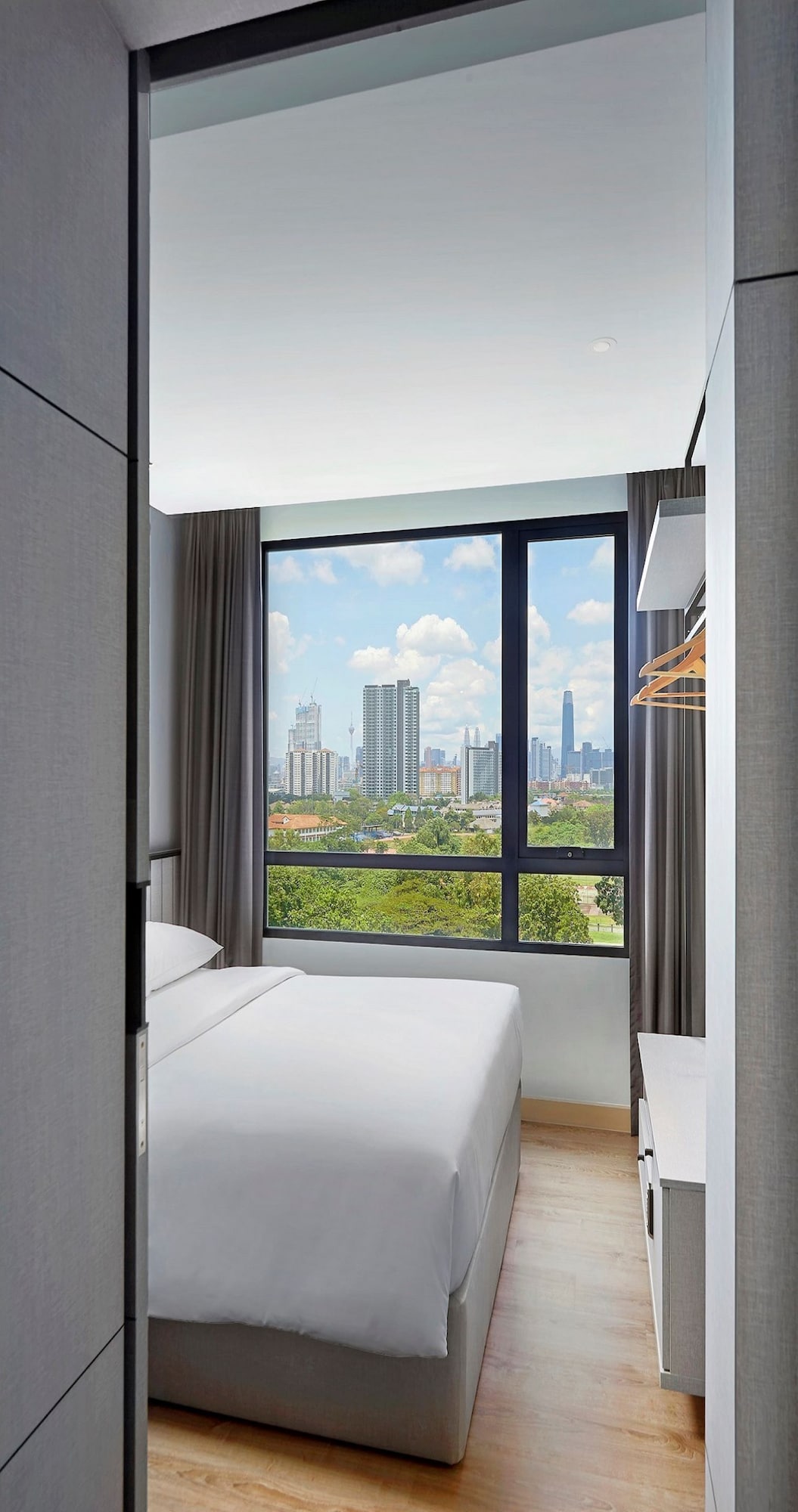 2 BEDROOMS, STUDIO