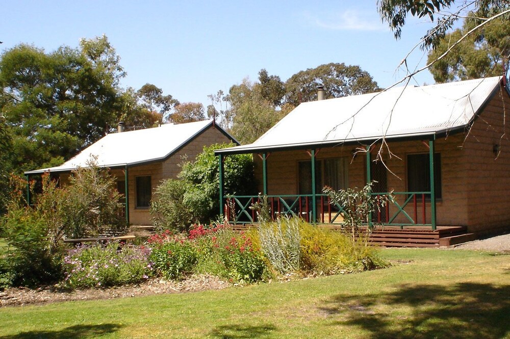 GRAMPIANS VIEW COTTAGES AND UNITS 51/64