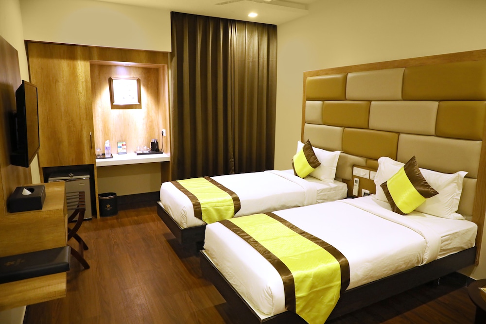 FAMILY, DOUBLE OR TWIN BED