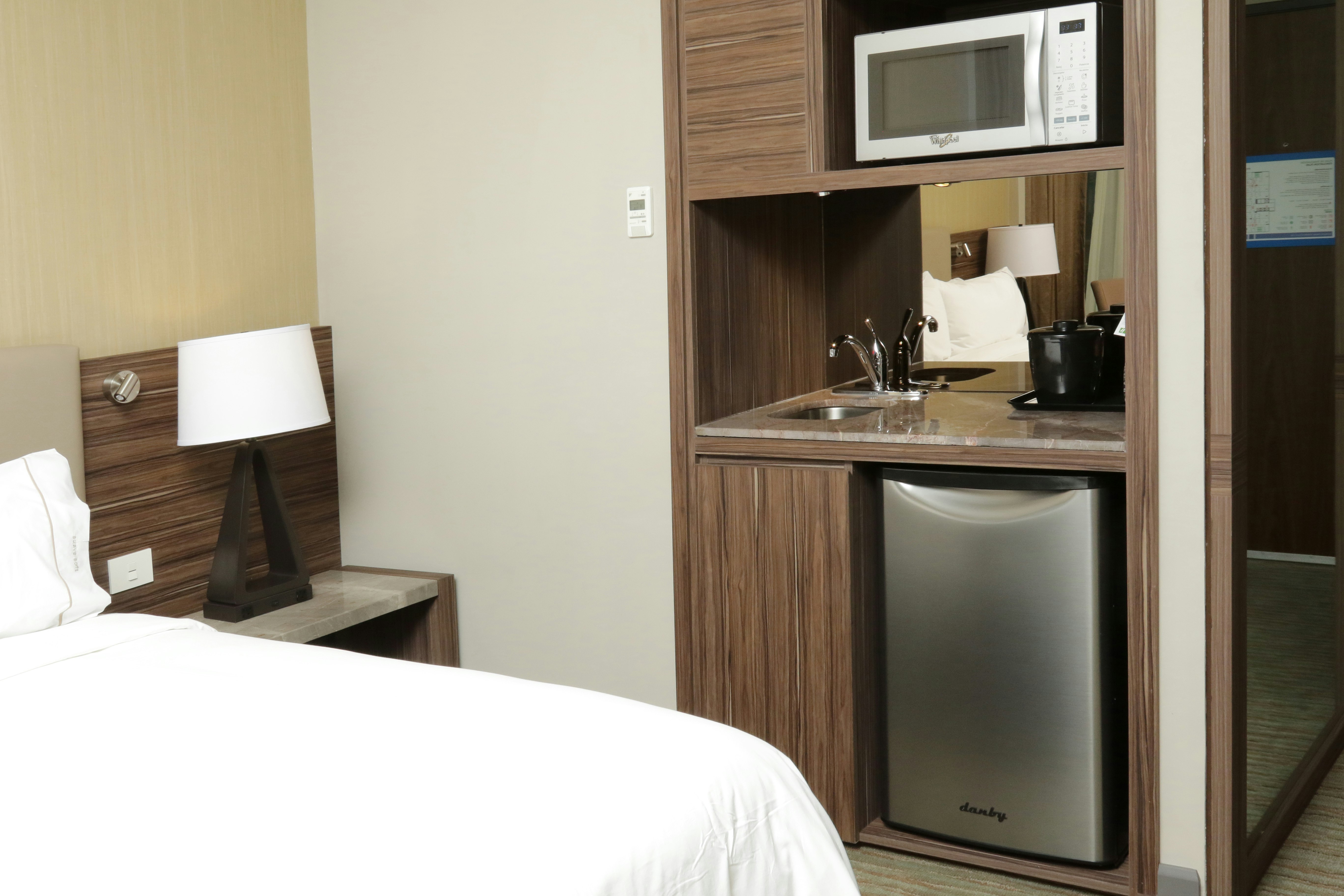 Holiday Inn Express Suites Monterrey Valle 34/74