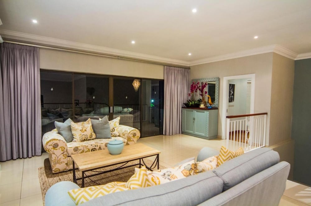 The Hamptons Guest House 30/50