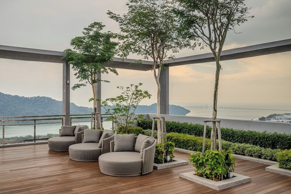 Iconic Regency Service Residences, managed by Iconic Hotel 49/53