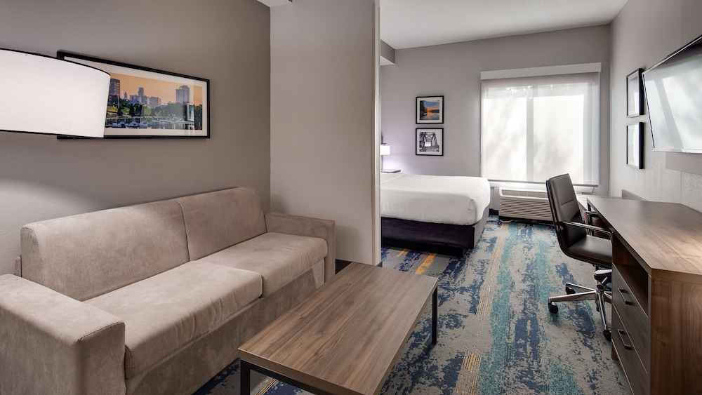 Best Western Plus Augusta North Inn & Suites 26/35
