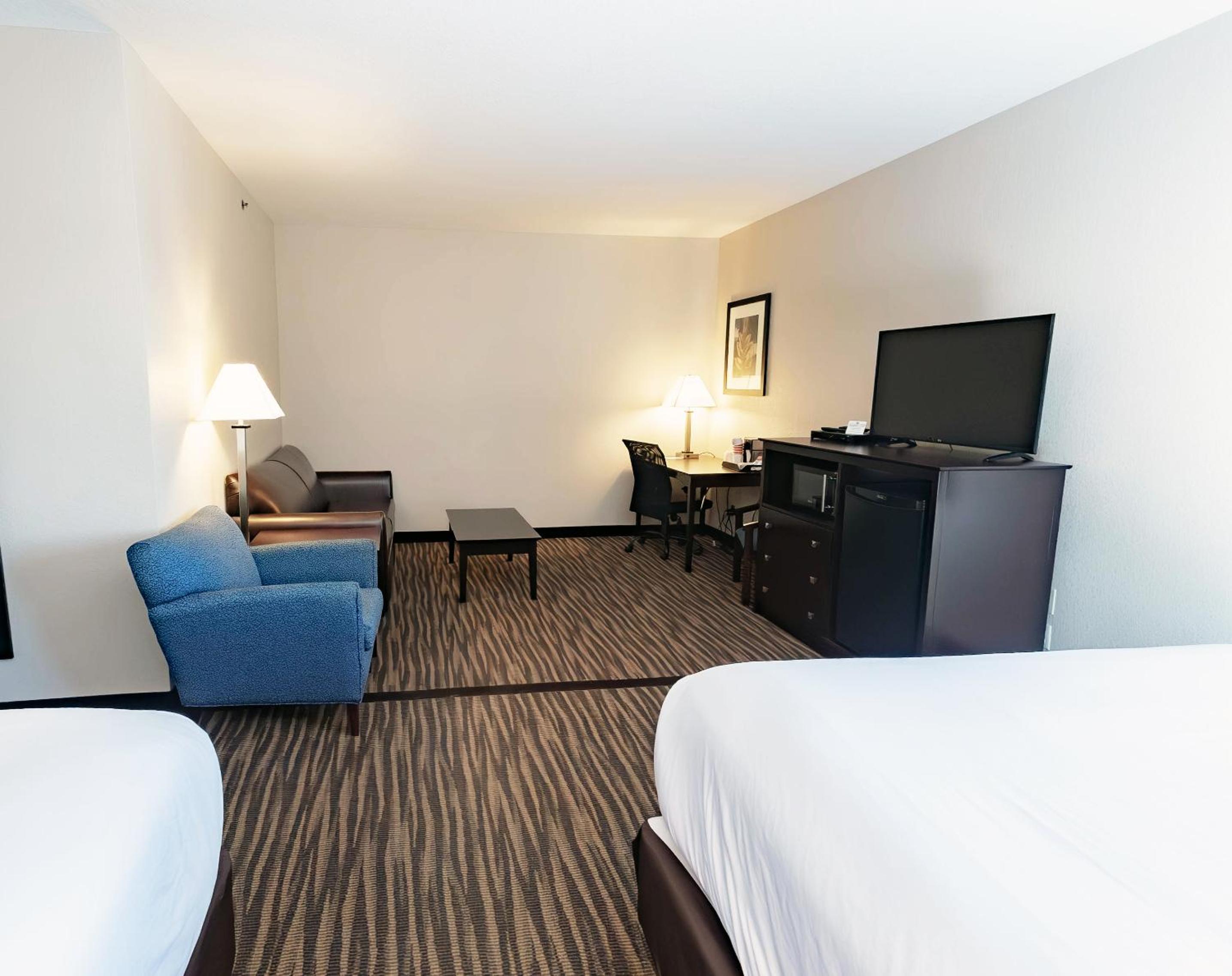 Family Suite, Cobblestone Inn and Suites Maryville 10/10