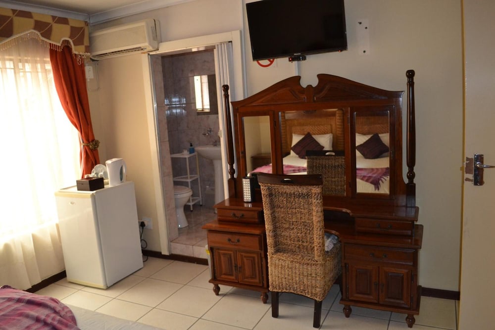 Kamogelo Guest House 26/47