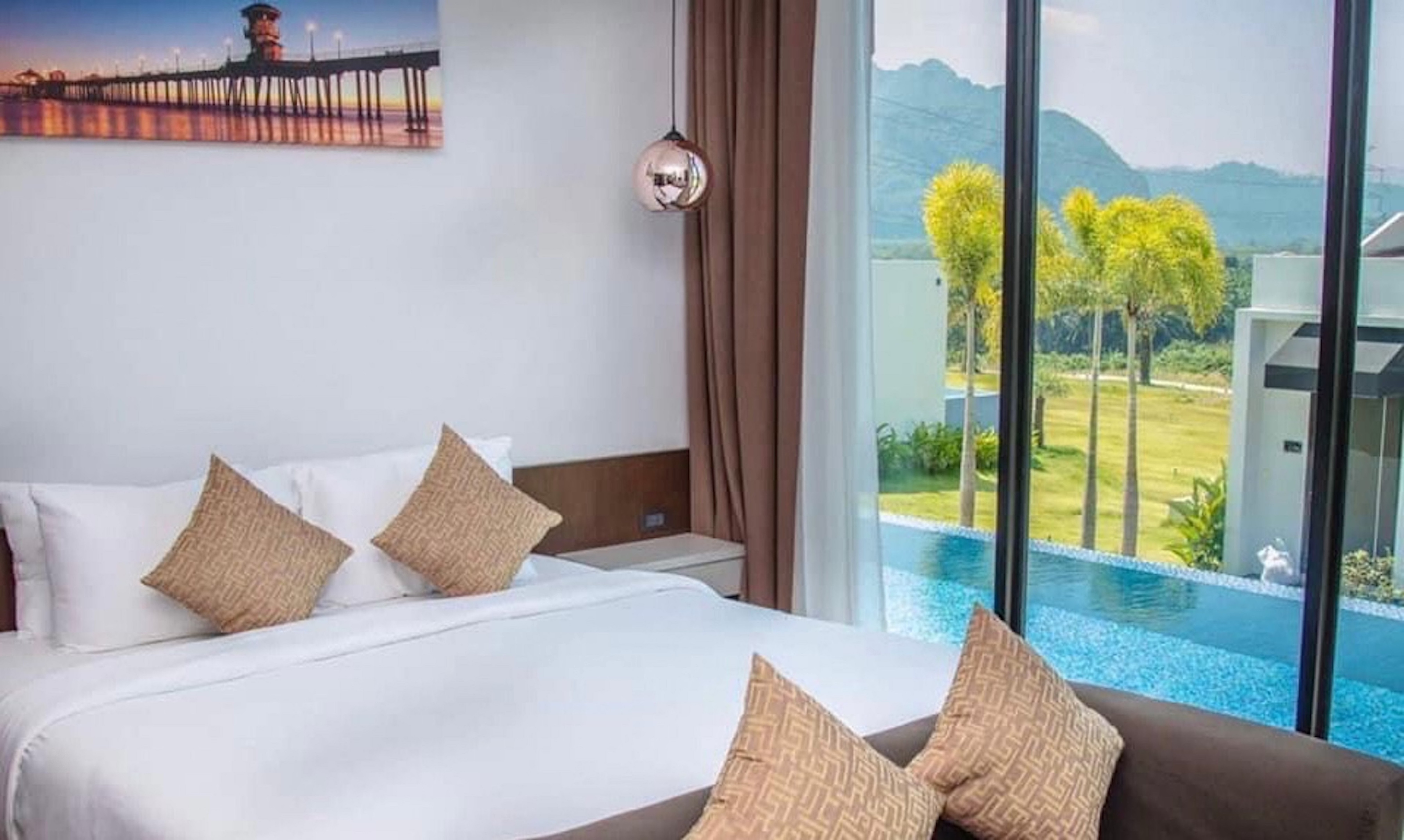 2 Bedrooms, Pool, Villa