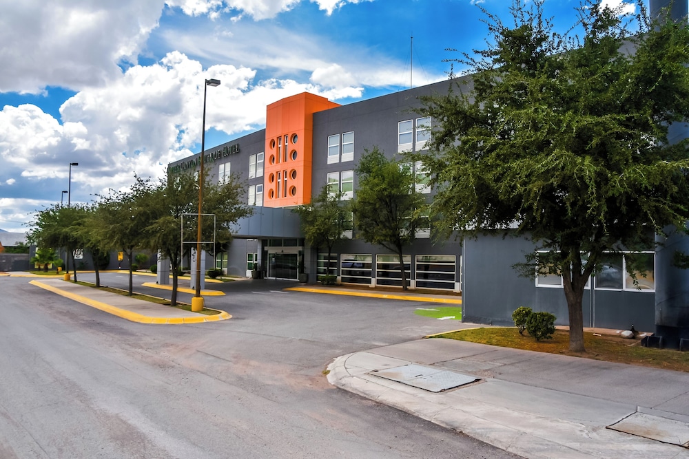 Copper Canyon Boutique Hotel 43/48