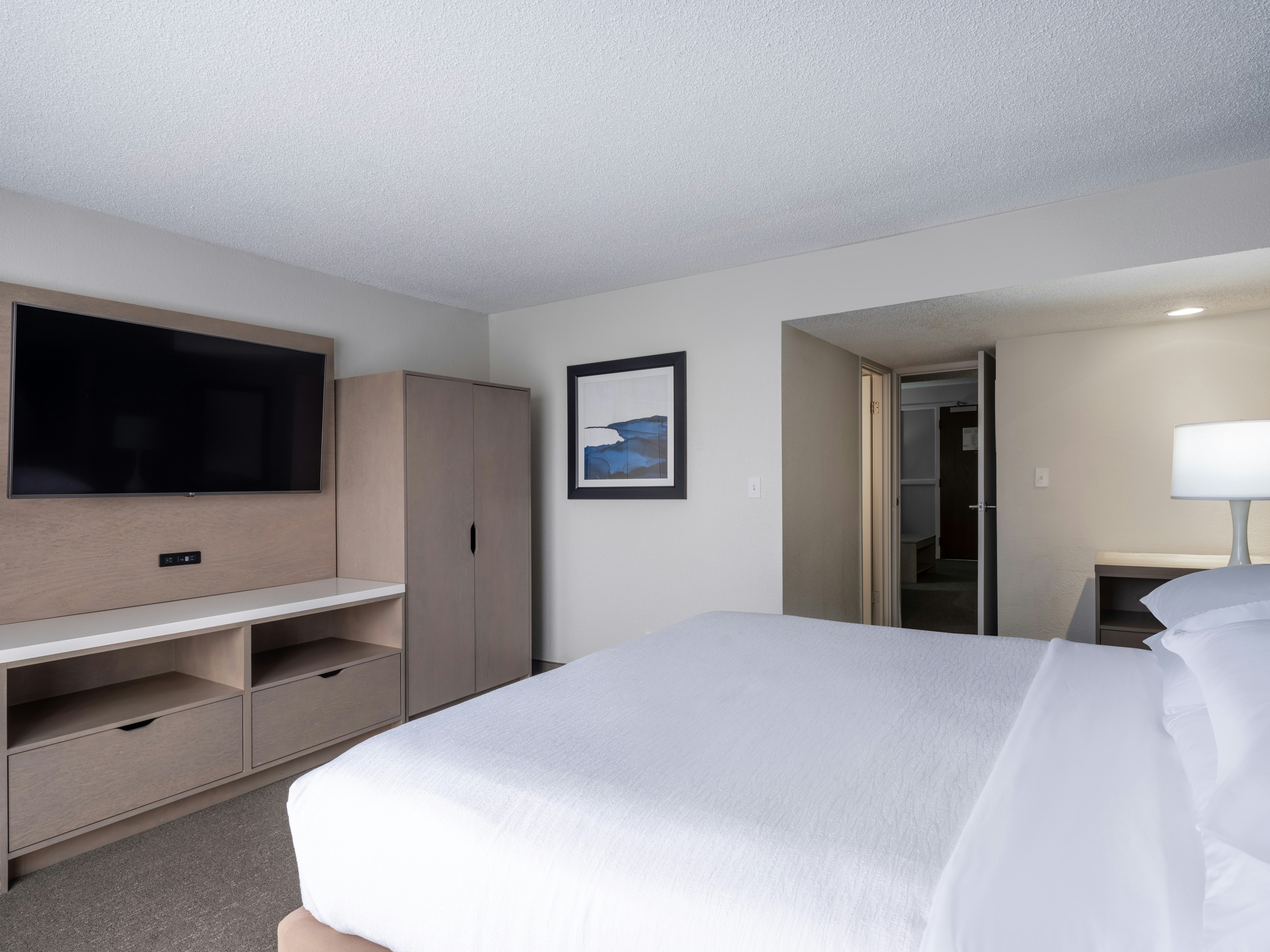 Boardroom, Executive, Suite, King Bed