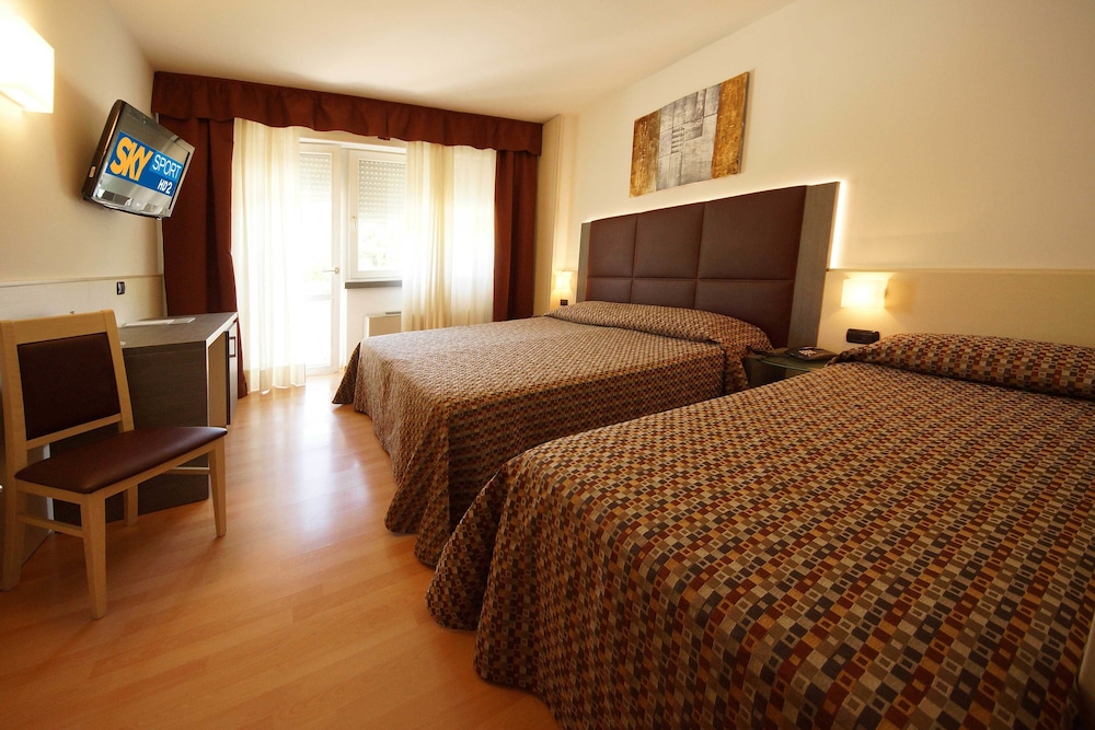 ROOM, QUADRUPLE, GARDEN VIEW, BALCONY