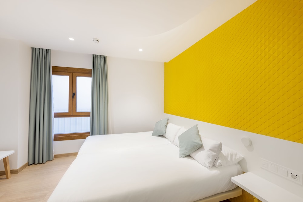 Odyssey Rooms Alicante 15/50