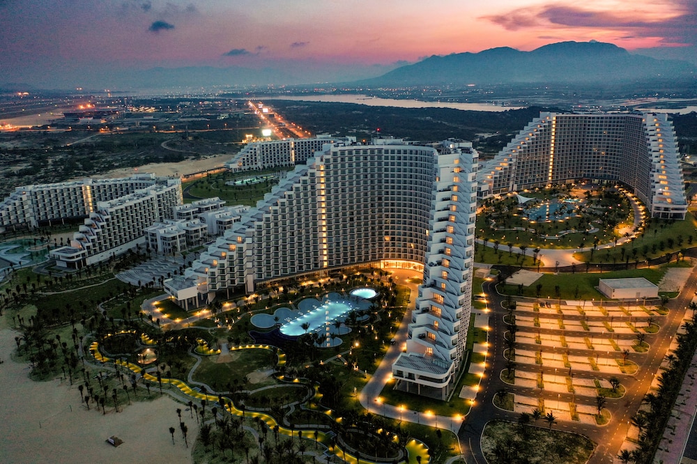 The Empyrean Cam Ranh Beach Resort 6/57