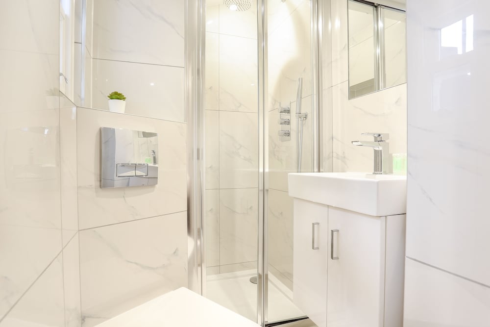 Queensborough Terrace Serviced Apartments 41/50
