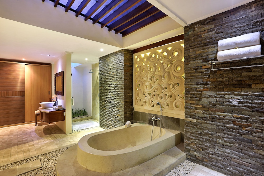 The Club Villas 24/50