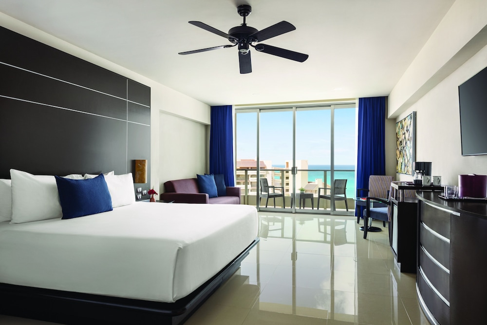 SUITE, 2 DOUBLE BEDS