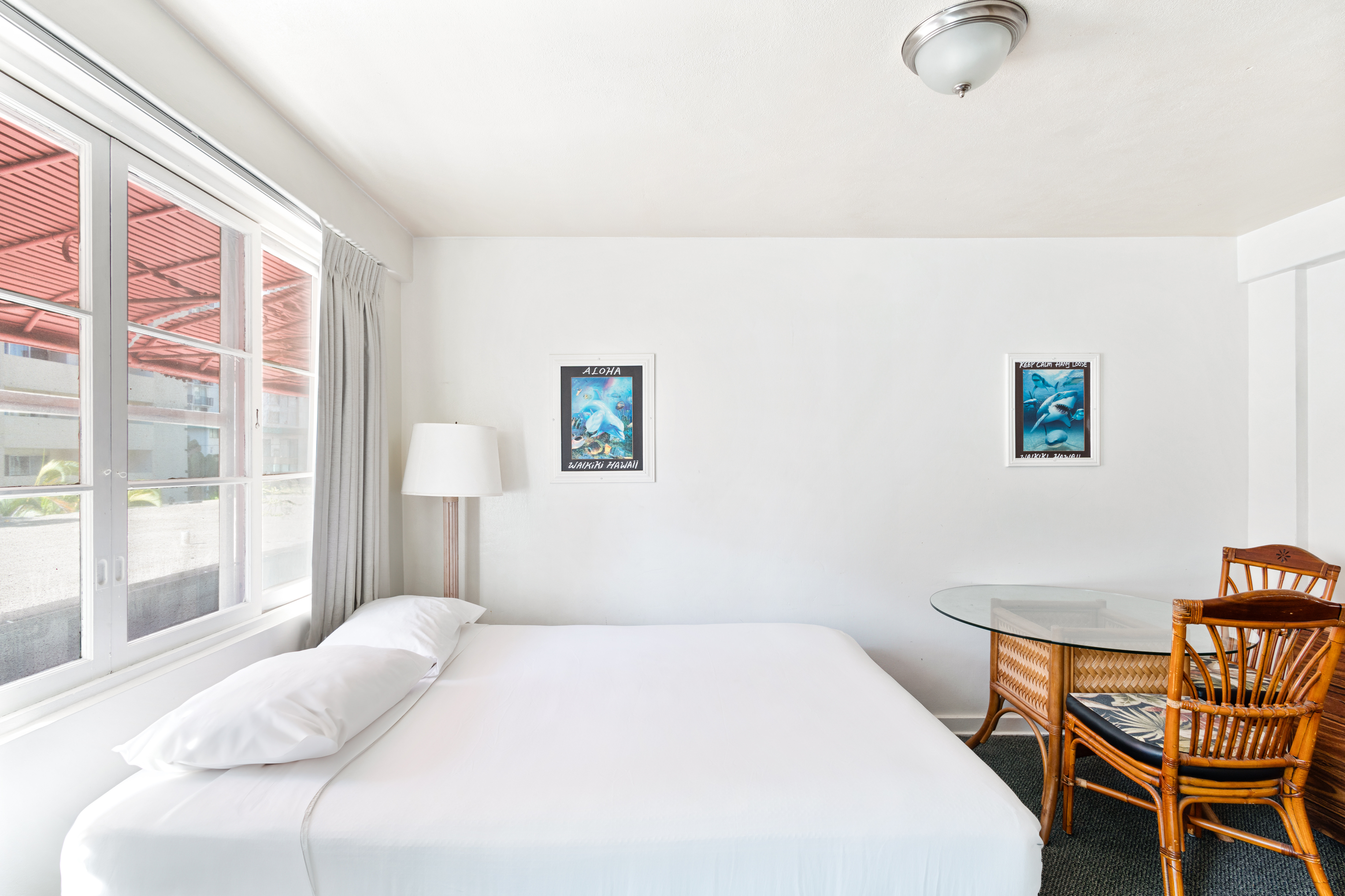 DELUXE, STUDIO, QUEEN BED, KITCHEN
