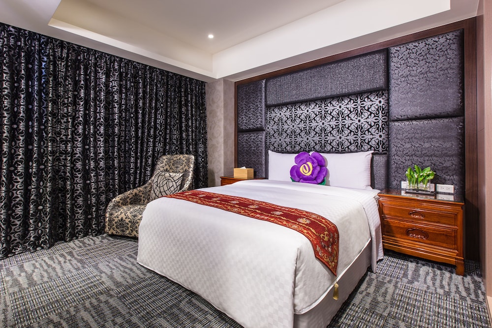 Han She Hotel 28/75