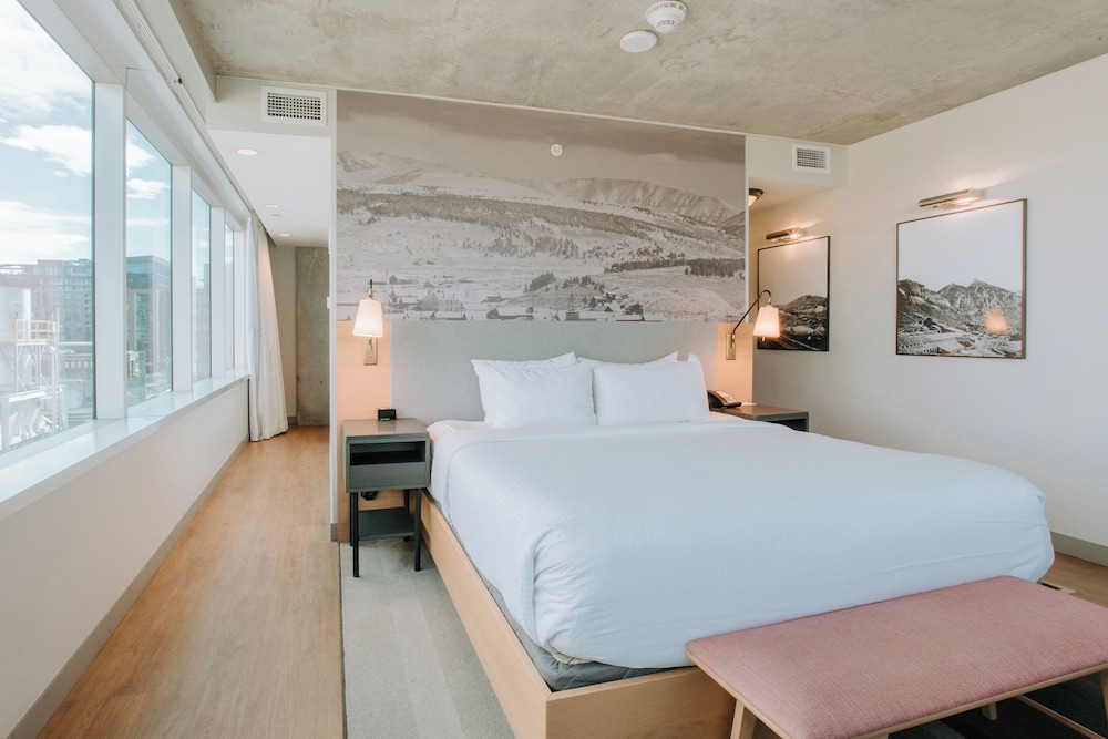 Expanded, Standard, King Bed, City View، Hotel Indigo Denver Downtown - Union Station, an IHG Hotel 2/10