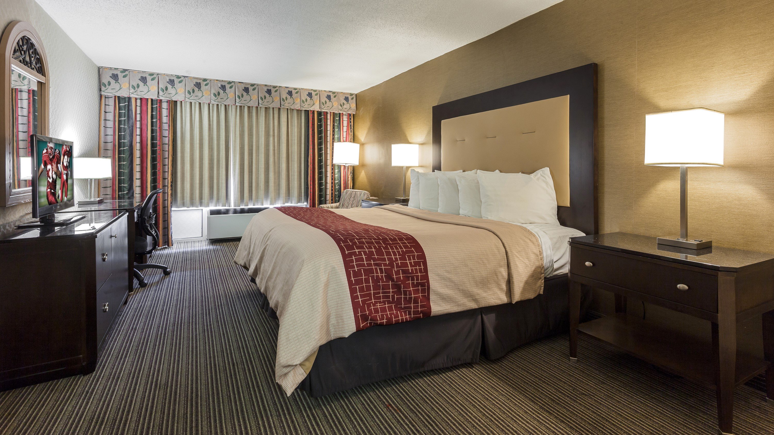 غرفة سوبيريور بسرير كينج، Red Roof Inn & Suites DeKalb 4/6