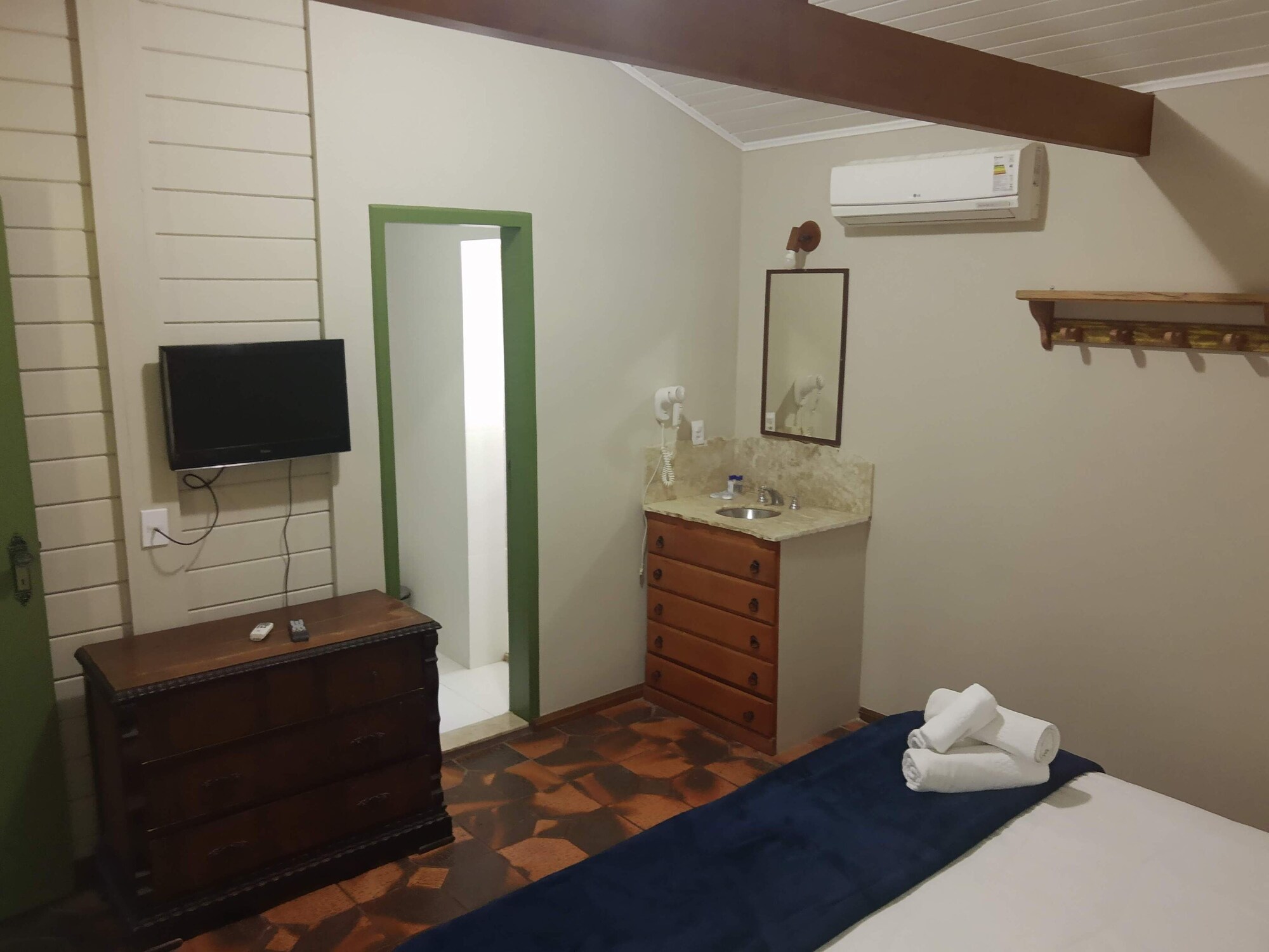 لوفت بسرير مزدوج وسريرين منفصلين بغرفتي نوم في الملحق، Hotel Vila Bavaria 6/8