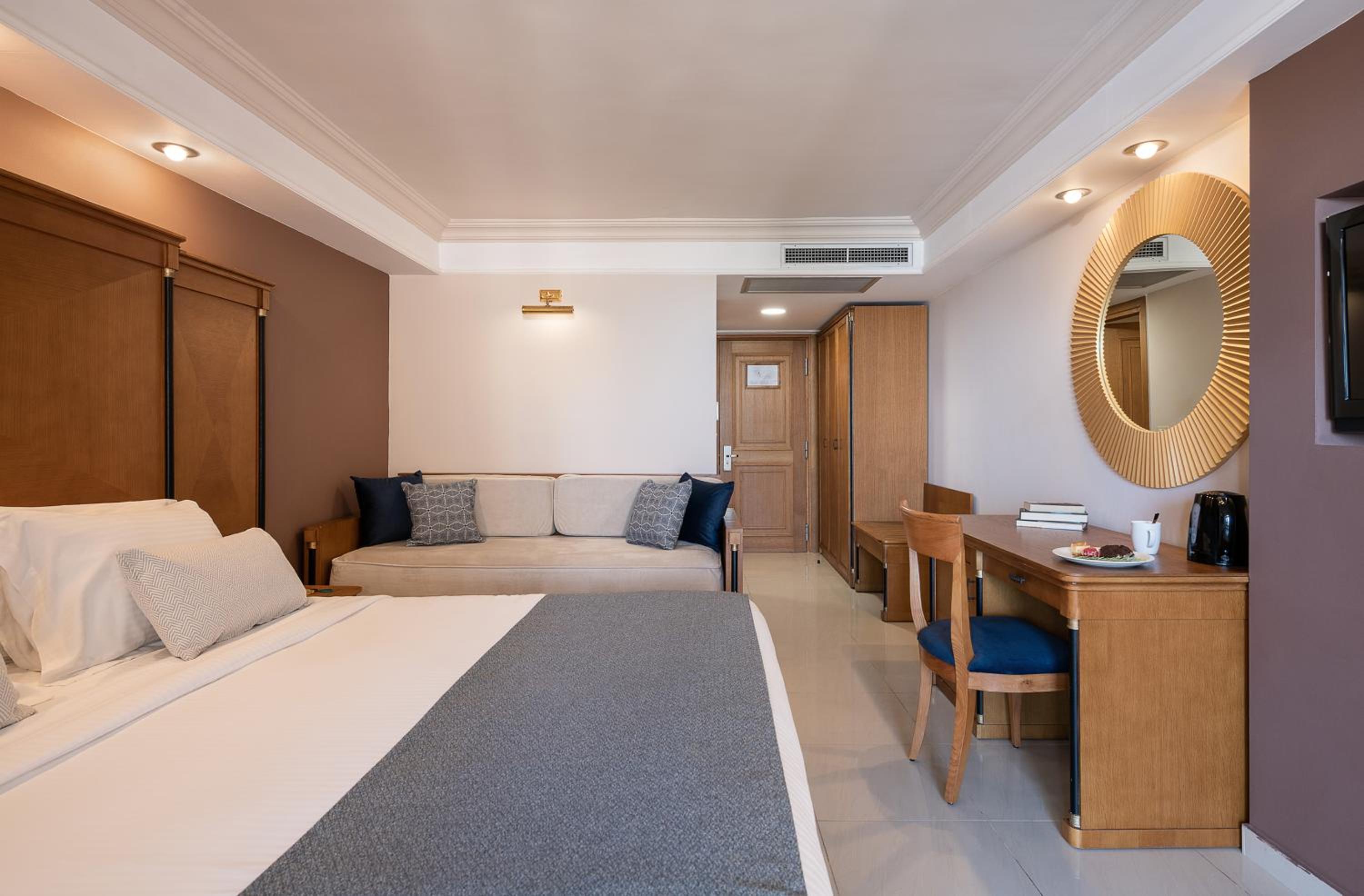 Swim Up, Double Bed, Garden View